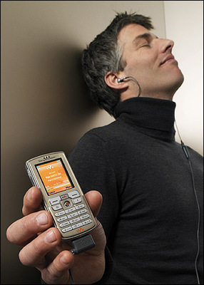 鈦金版Walkman!索尼愛德立信W700c便攜式移動通信